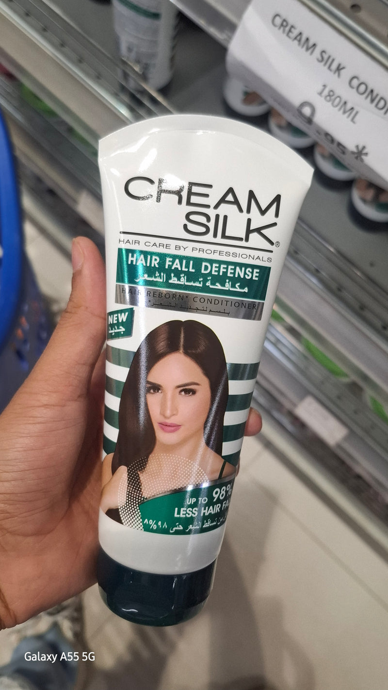 Cream Silk
Hair Fall Defense Hair Reborn Conditioner Clear 180ml
